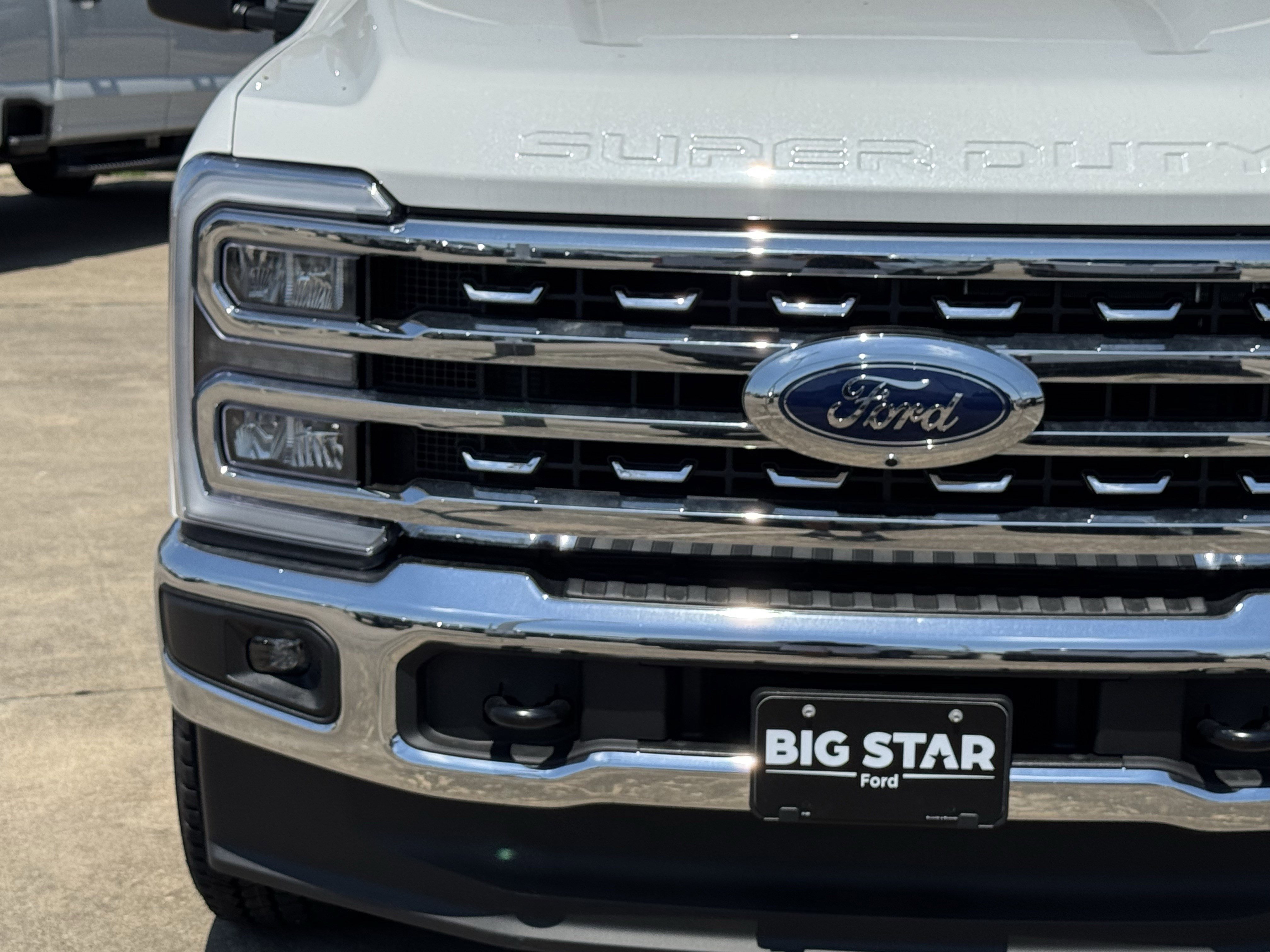 New 2026 Star White Metallic Tri-Coat Ford LARIAT image 5