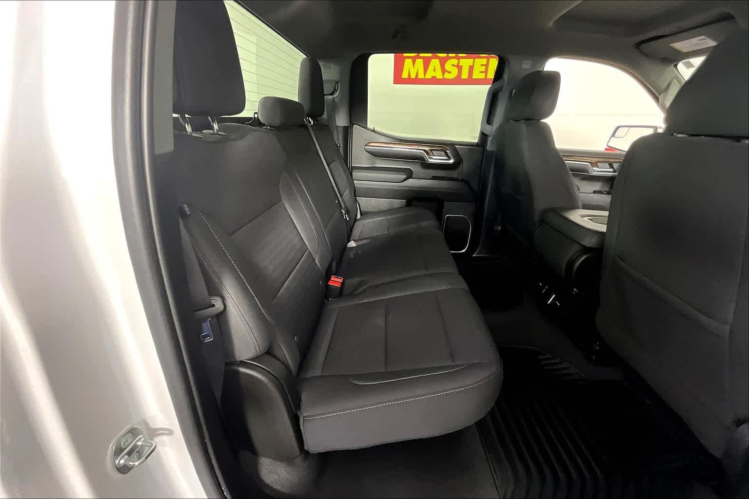 Used 2023 Summit White GMC SLE image 19