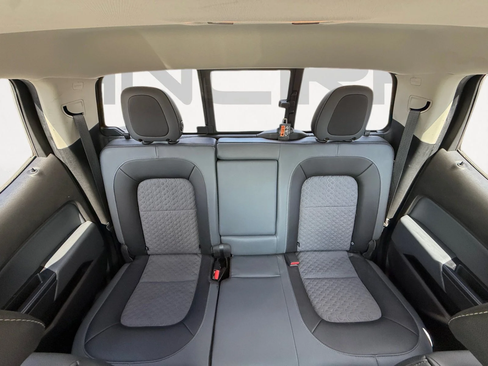 Used 2017 Silver Ice Metallic Chevrolet Z71 image 17