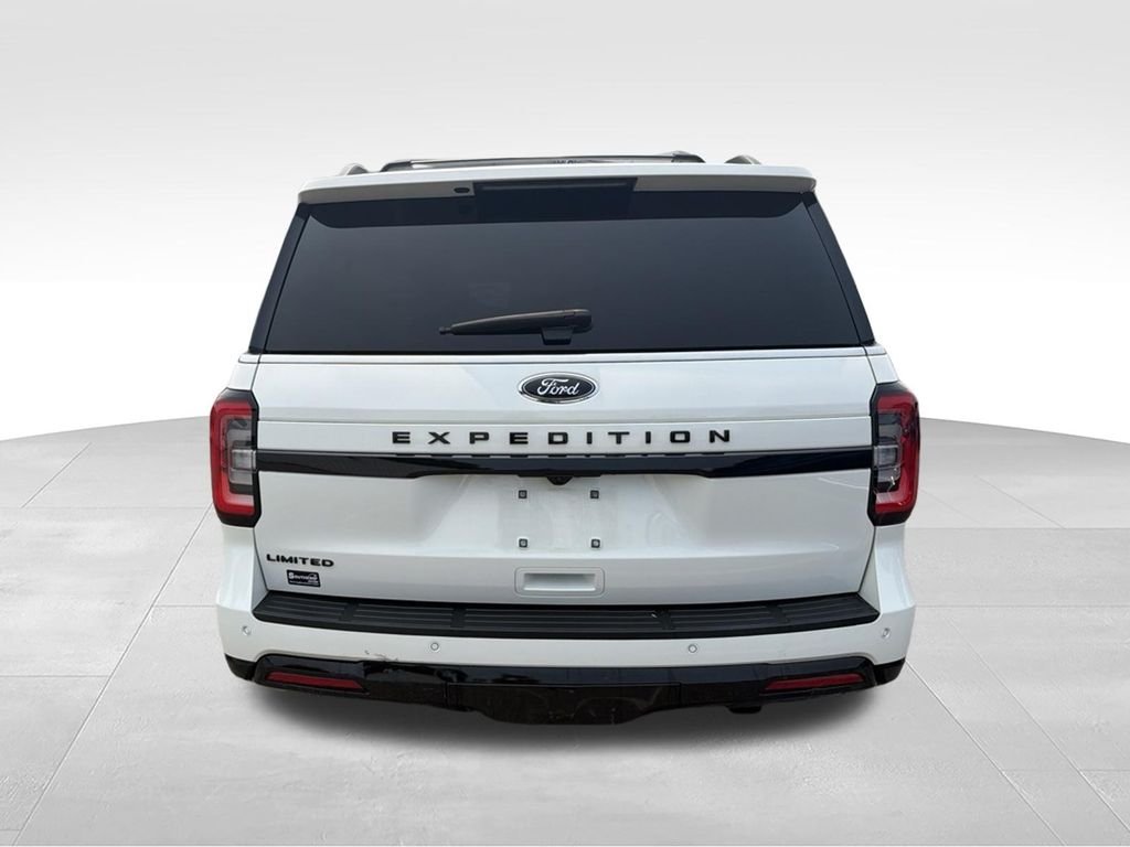 Used 2022 White Ford Limited image 4