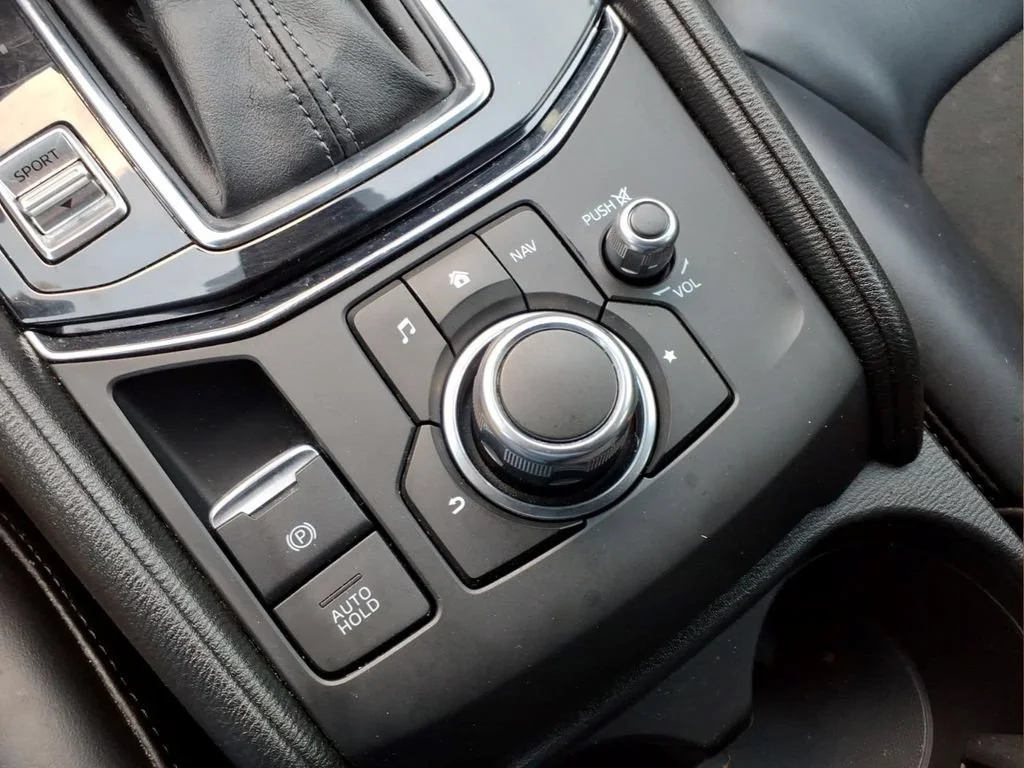 Used 2018 Silver Mazda Touring image 10