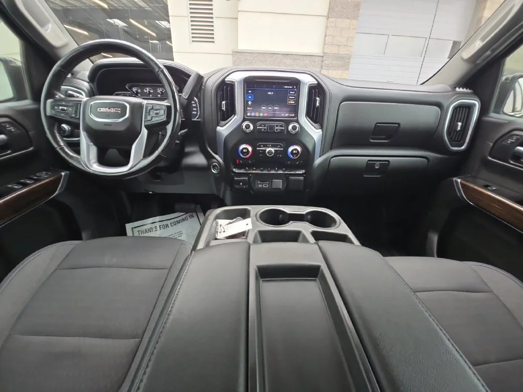 Used 2019 Onyx Black GMC SLE image 27