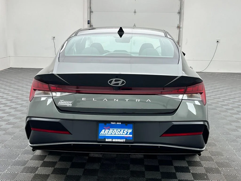 Used 2024 Gray Hyundai SEL image 9