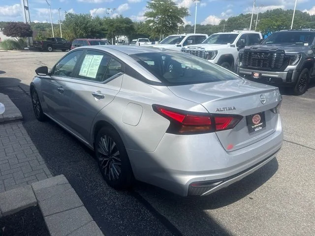 Used 2024 Silver Nissan 2.5 SV image 4
