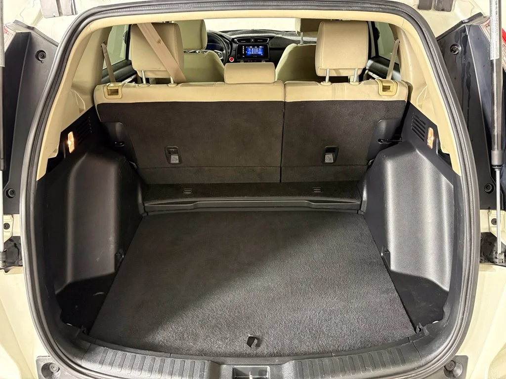 Used 2017  Honda EX image 34