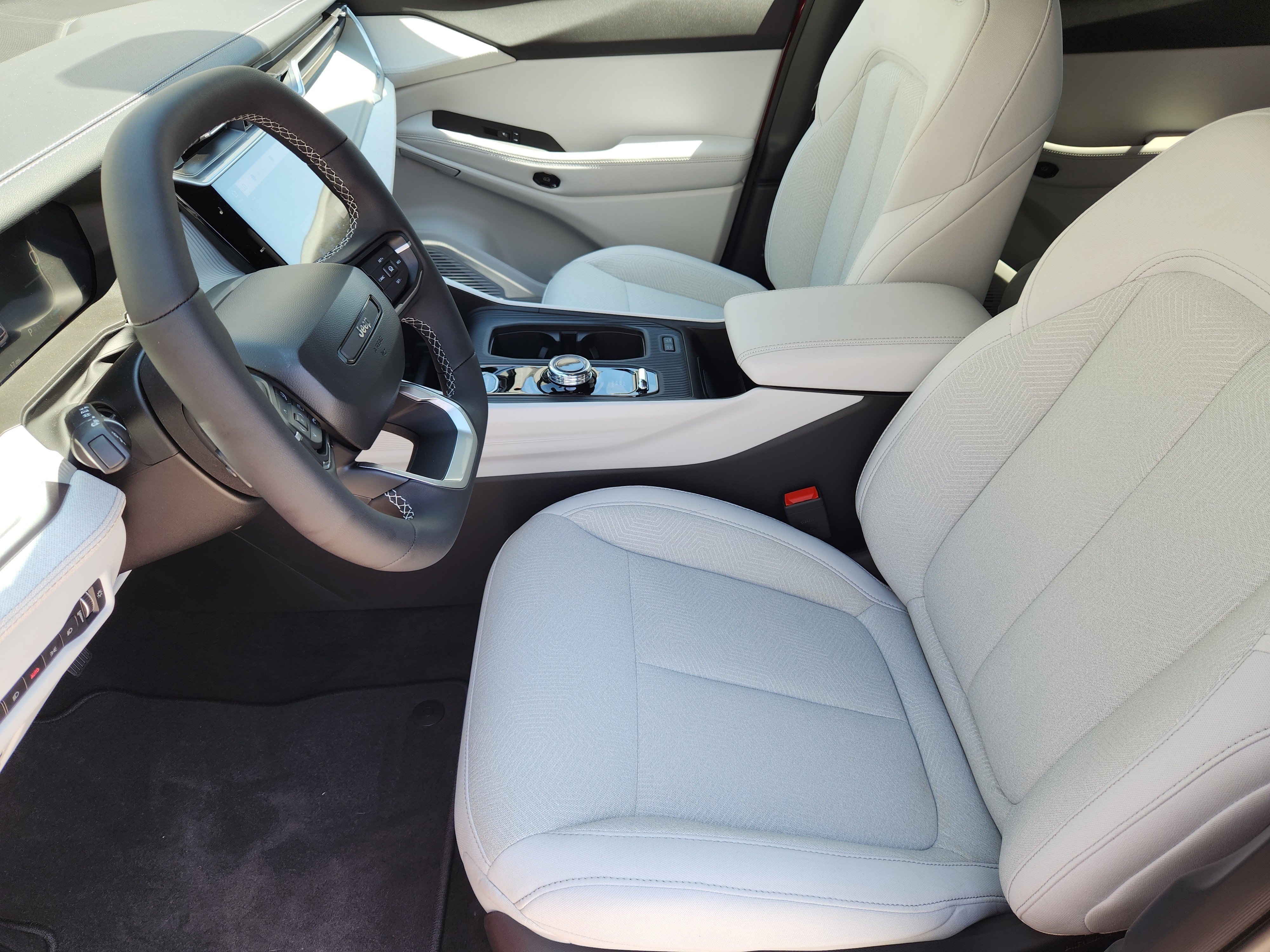 New 2026 Red Hot Pearl-Coat Exterior Paint Jeep Laredo image 11