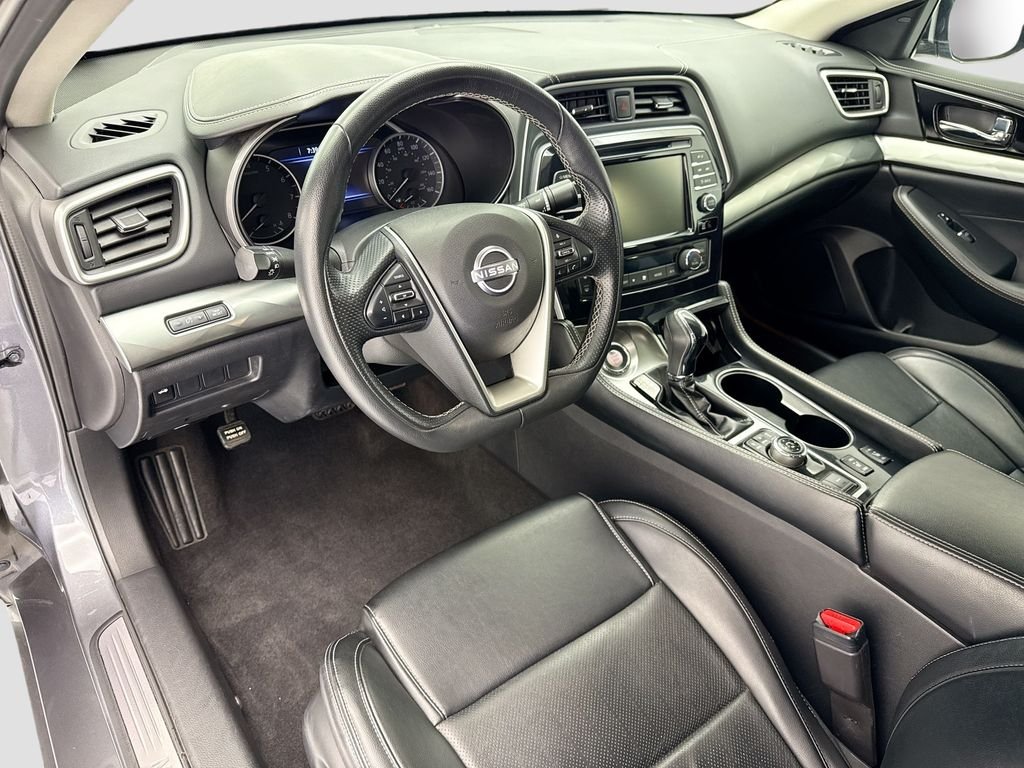 Used 2023 Gun Metallic Nissan SV image 9