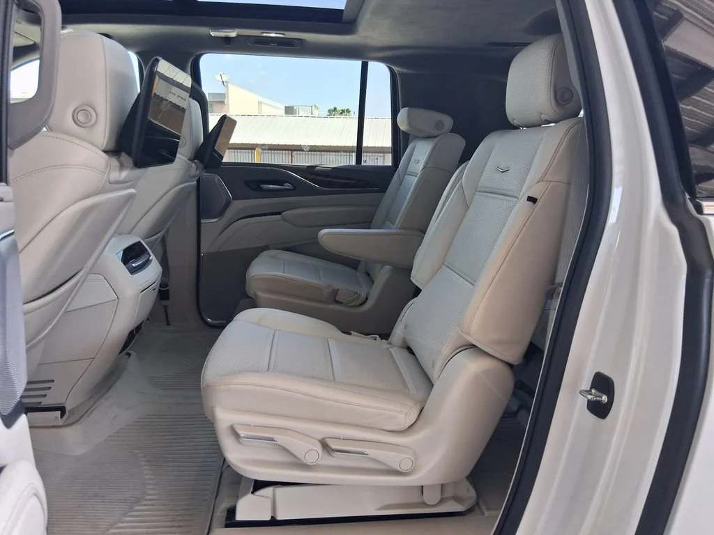 Used 2024 Crystal White Tricoat Cadillac Premium Luxury Platinum image 19