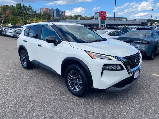 Used 2023 Glacier White Nissan S image 26
