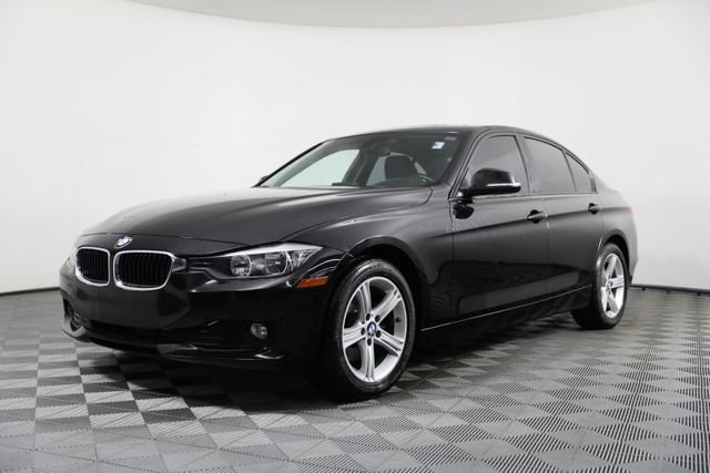2014 BMW 3 Series 320i xDrive Sedan's photo