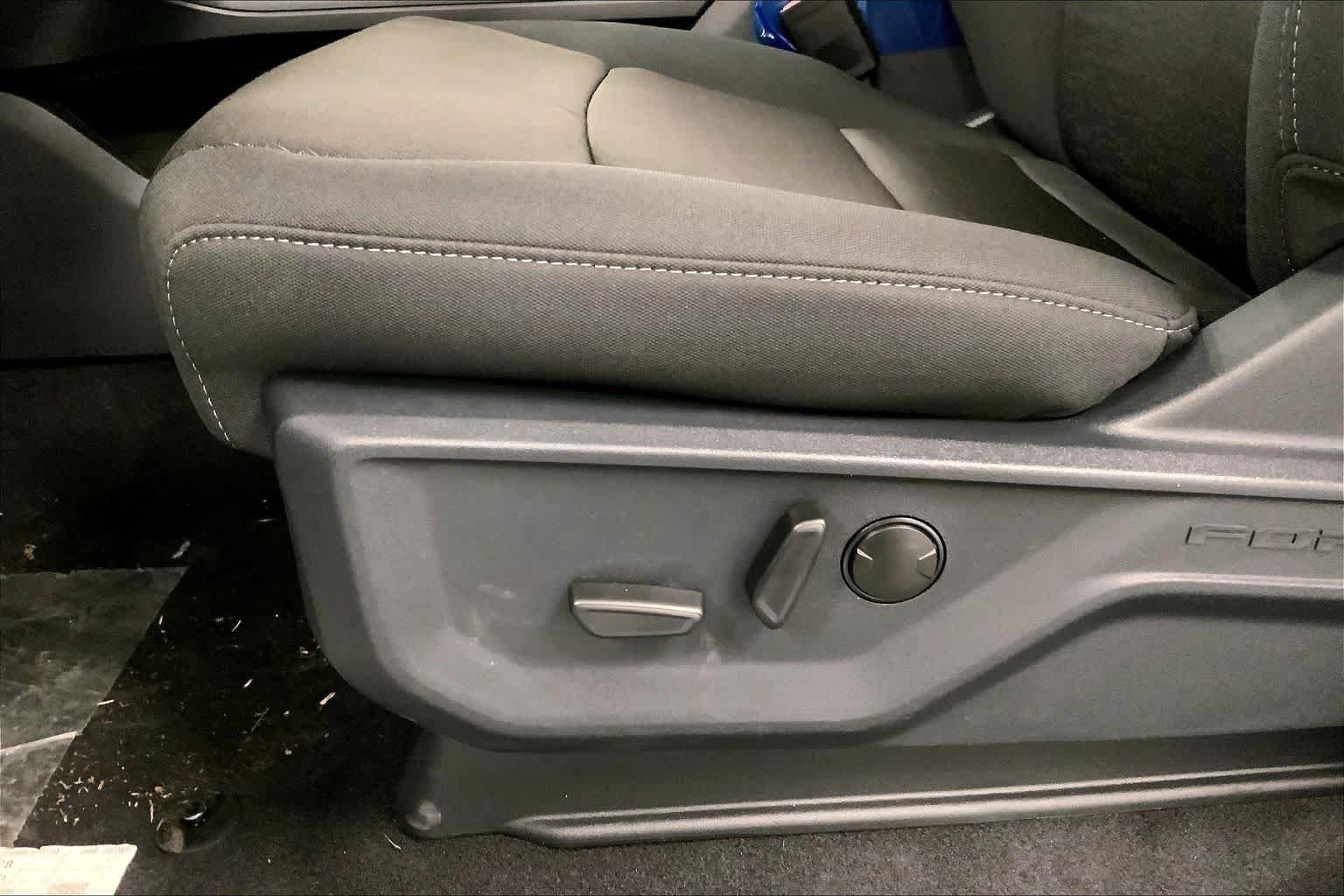 New 2026 Oxford White Ford XLT image 19