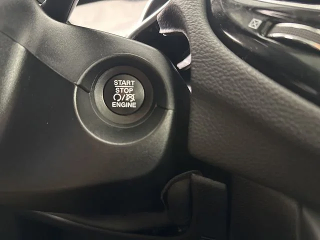 Used 2021 Black Jeep Altitude image 20