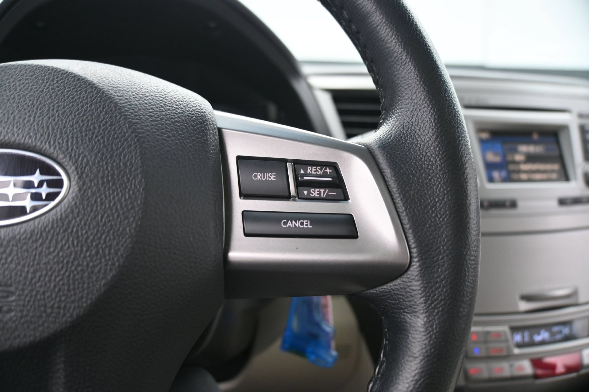 Used 2012 Satin White Pearl Subaru 2.5i image 23