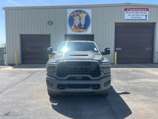 New 2026 Ceramic Gray Clear-Coat Exterior Paint RAM LARAMIE image 9