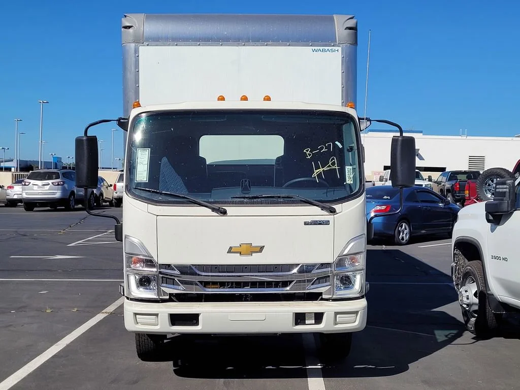 New 2024 Arc White Chevrolet  image 2