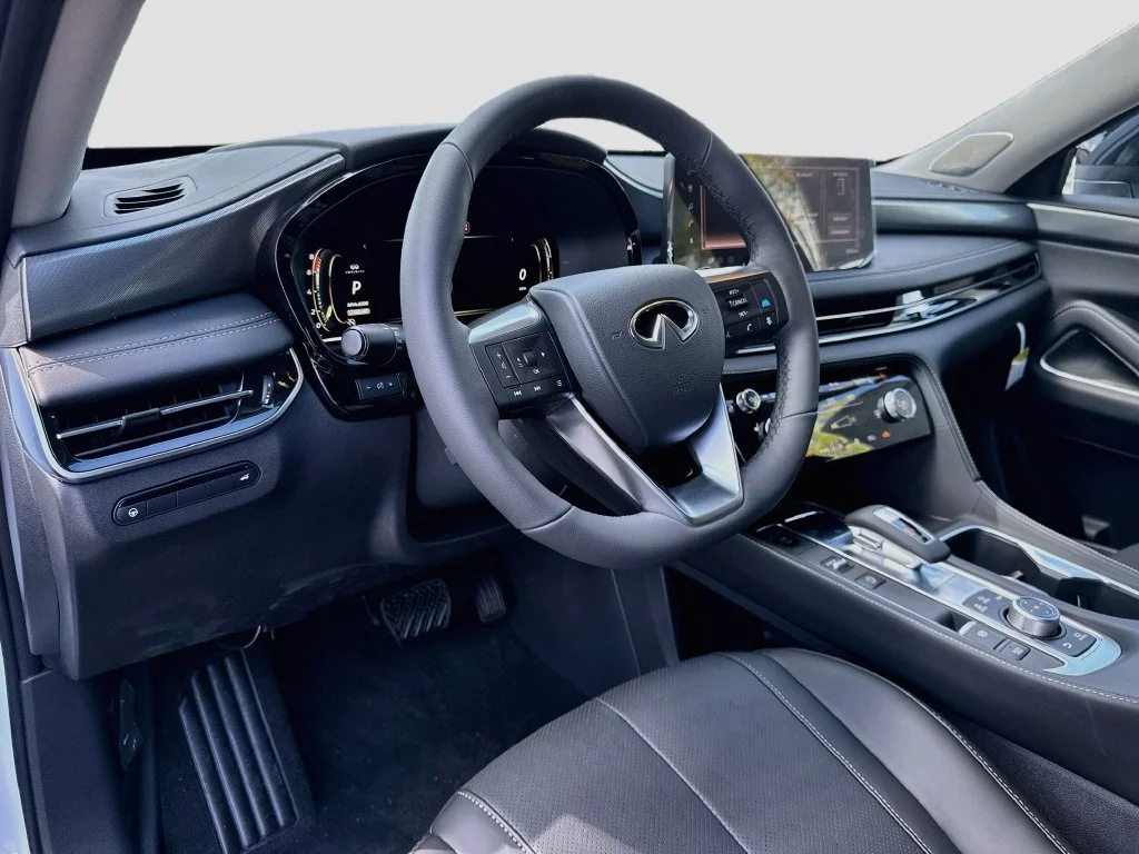 New 2027 White INFINITI LUXE image 9