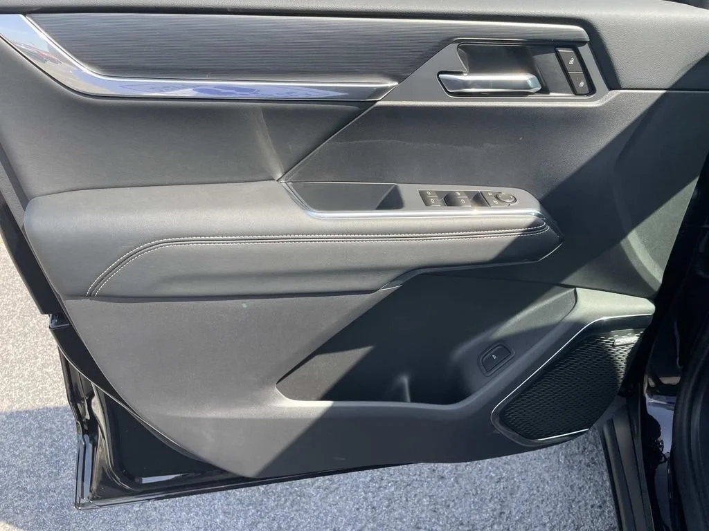 New 2027 Ebony Twilight Metallic GMC Elevation image 18