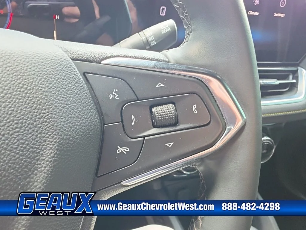 Used 2025 Green Chevrolet ACTIV image 21