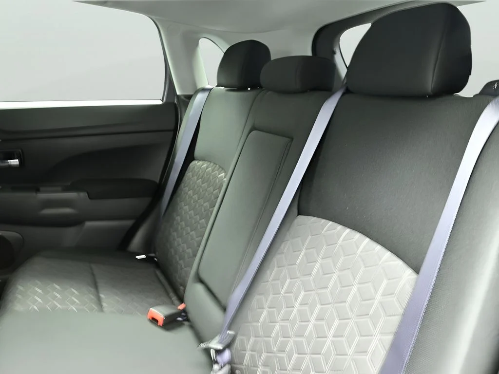 New 2026 Mercury Gray Metallic Mitsubishi S image 18