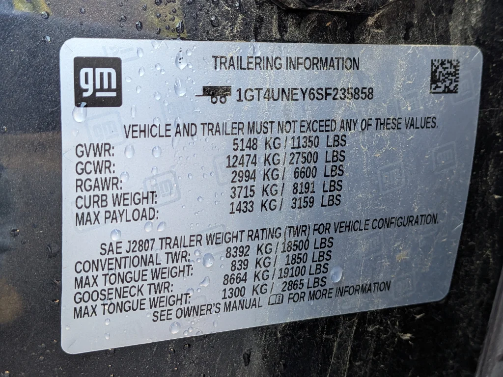 Used 2025 Titanium Rush Metallic GMC SLT image 28