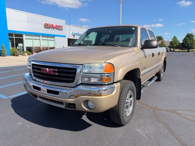 Used 2004 Beige GMC SLE image 2