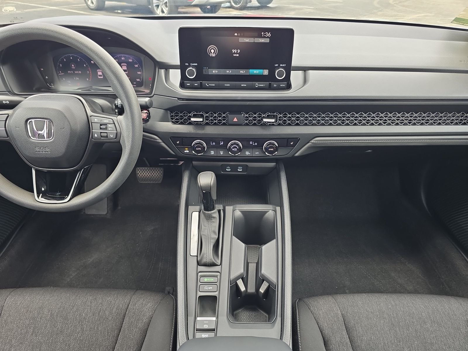 2025 Honda Accord SE - Photo 11