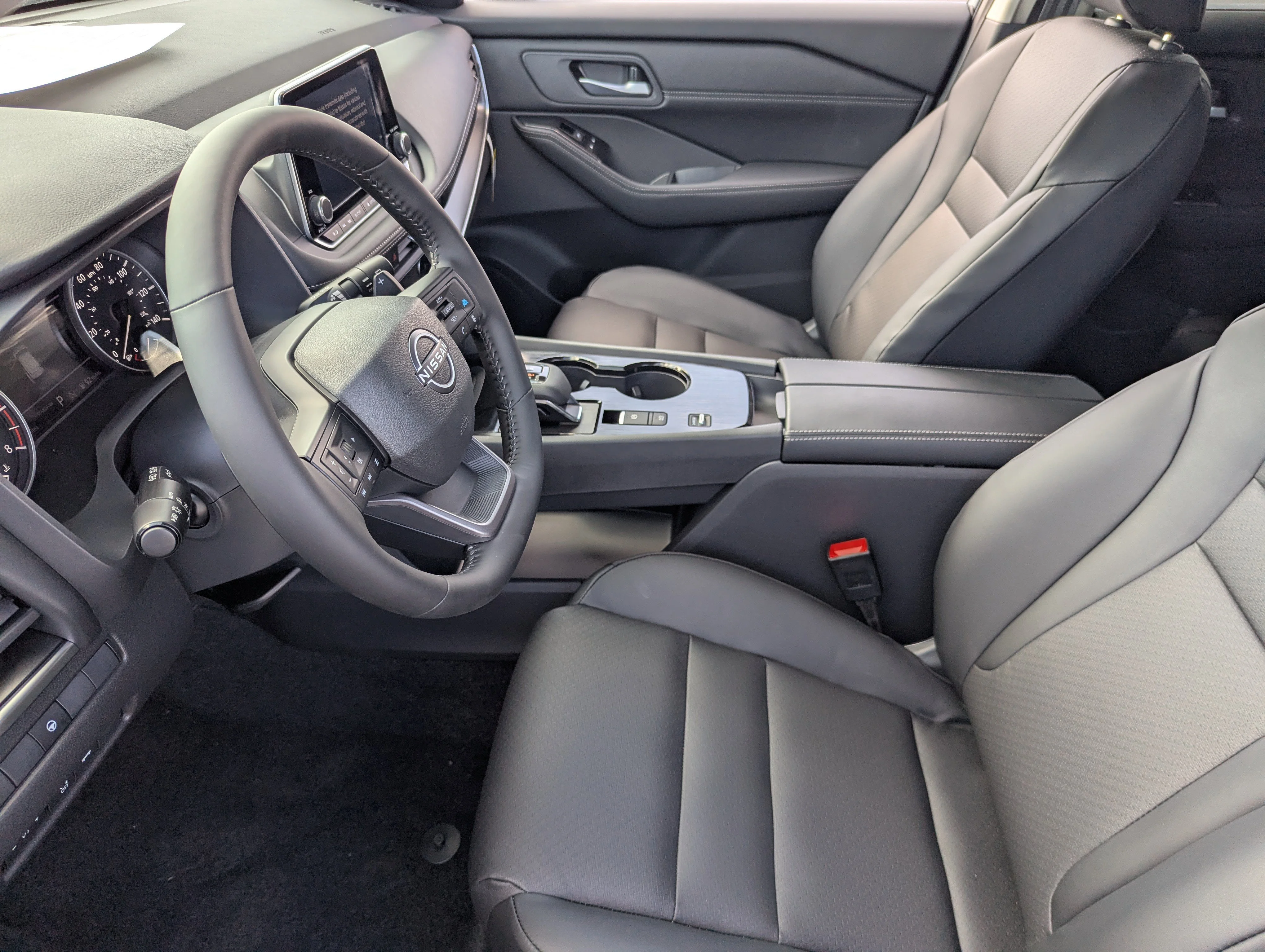 2026 Nissan Rogue SV - Photo 13