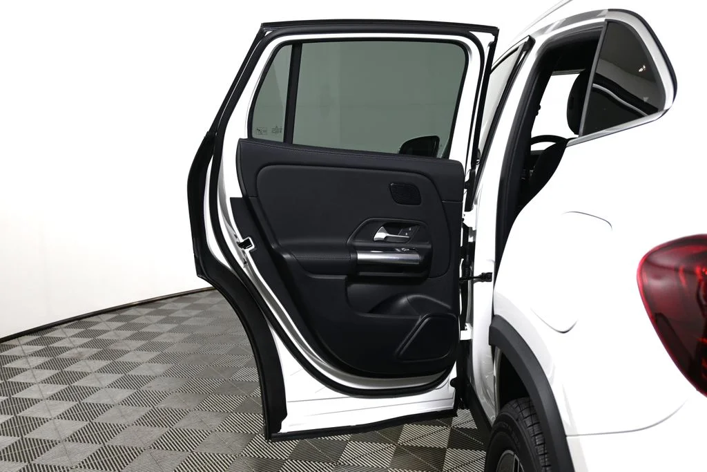 New 2026 White Mercedes-Benz GLA 250 image 26