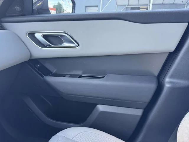 Used 2025 Gray Land Rover Dynamic SE image 41