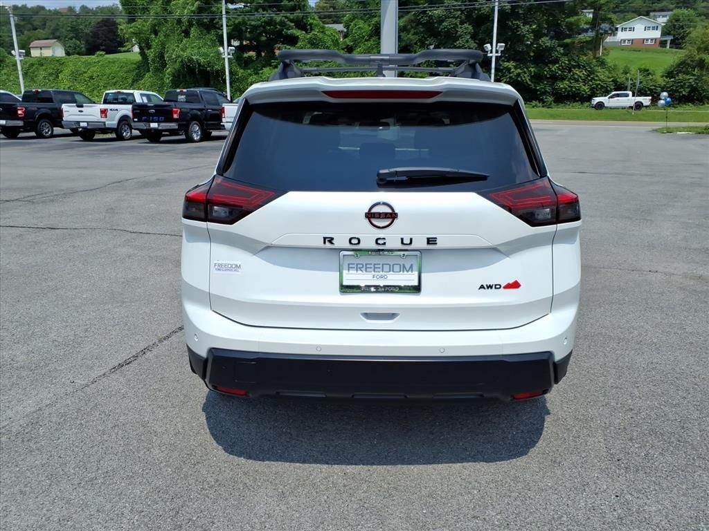 Used 2026 White Pearl Nissan Rock Creek image 12