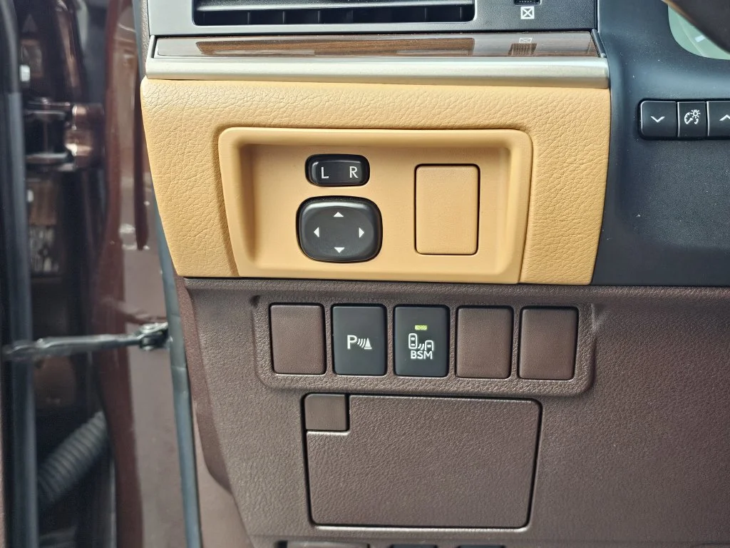 Used 2016 Brown Lexus 350 image 23