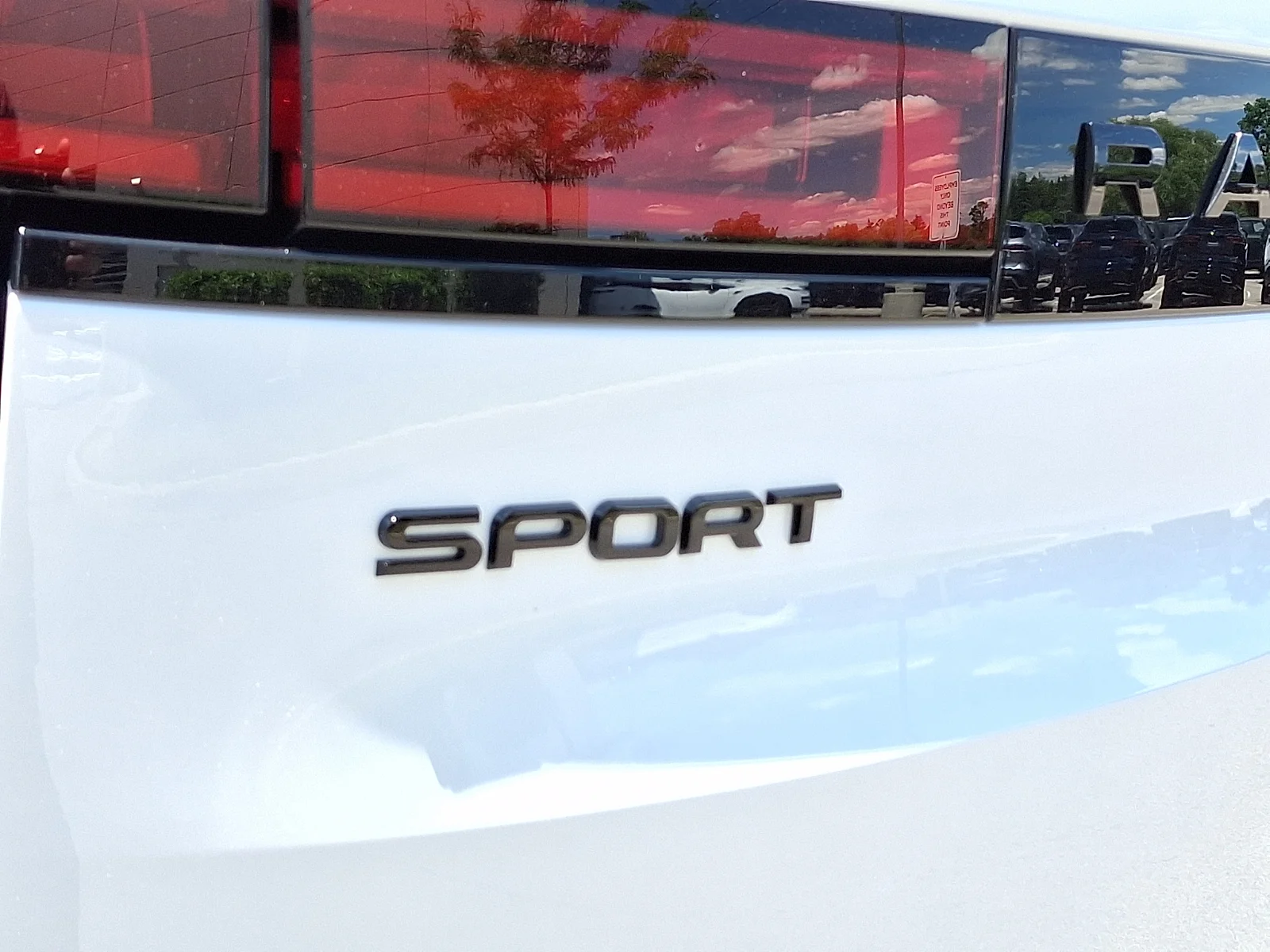 New 2026 Ostuni Pearl White Land Rover P530 Autobiography image 22