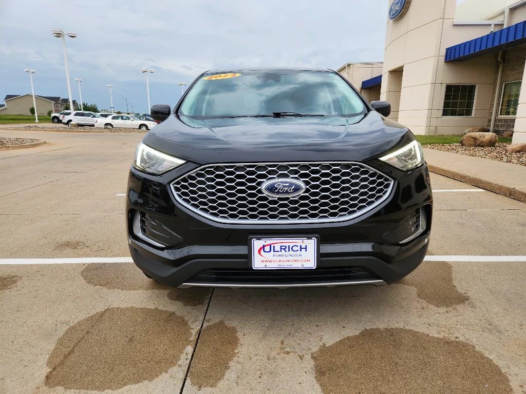 Used 2024 Agate Black Metallic Ford SEL image 3