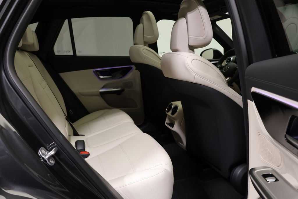 Used 2027  Mercedes-Benz GLC 300 image 52
