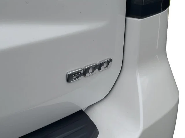 Used 2023 CRYSTAL WHITE TRICOAT Cadillac 4WD Premium Luxury image 37