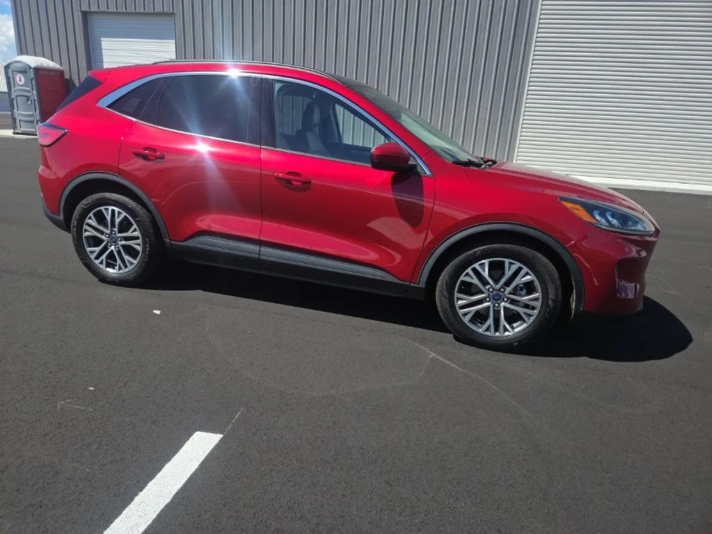Used 2022 Red Ford SEL image 18