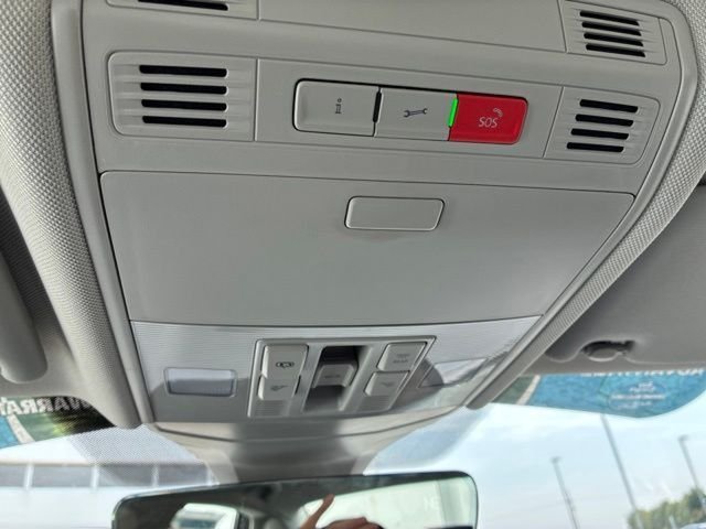 New 2026 Opal White Pearl Volkswagen 1.5T SE image 17