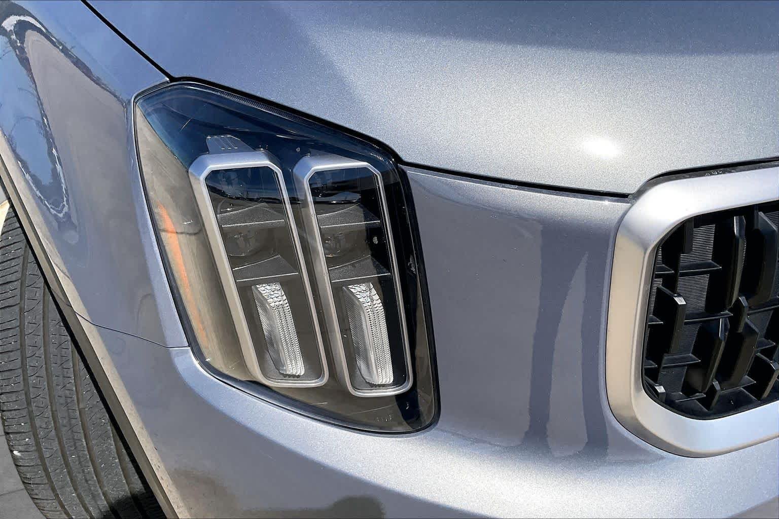 Used 2025 Everlasting Silver Kia LX image 25