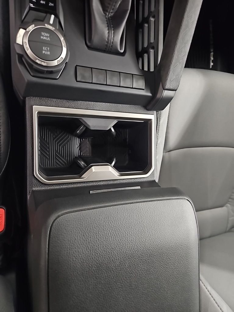 2025 Toyota Tacoma SR5 - Photo 19