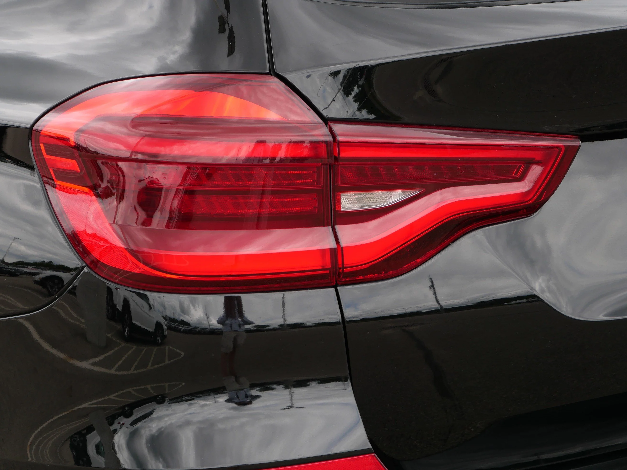 Used 2018 Jet Black BMW xDrive30i image 17
