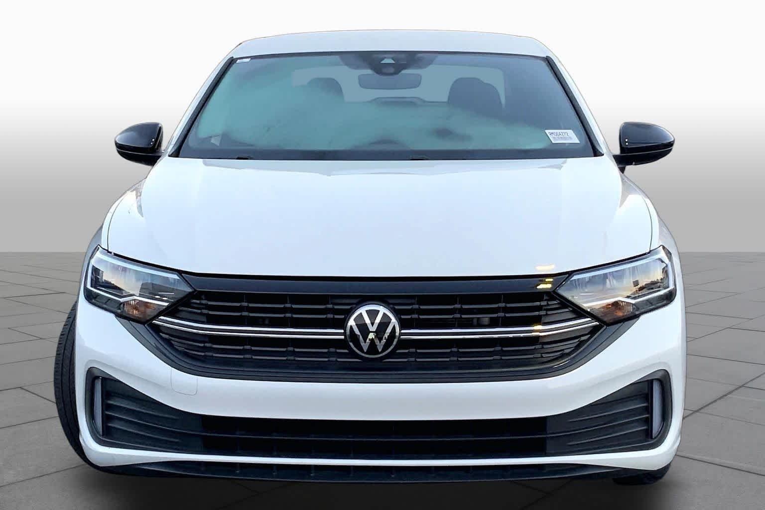 Used 2024 Pure White Volkswagen Sport image 4