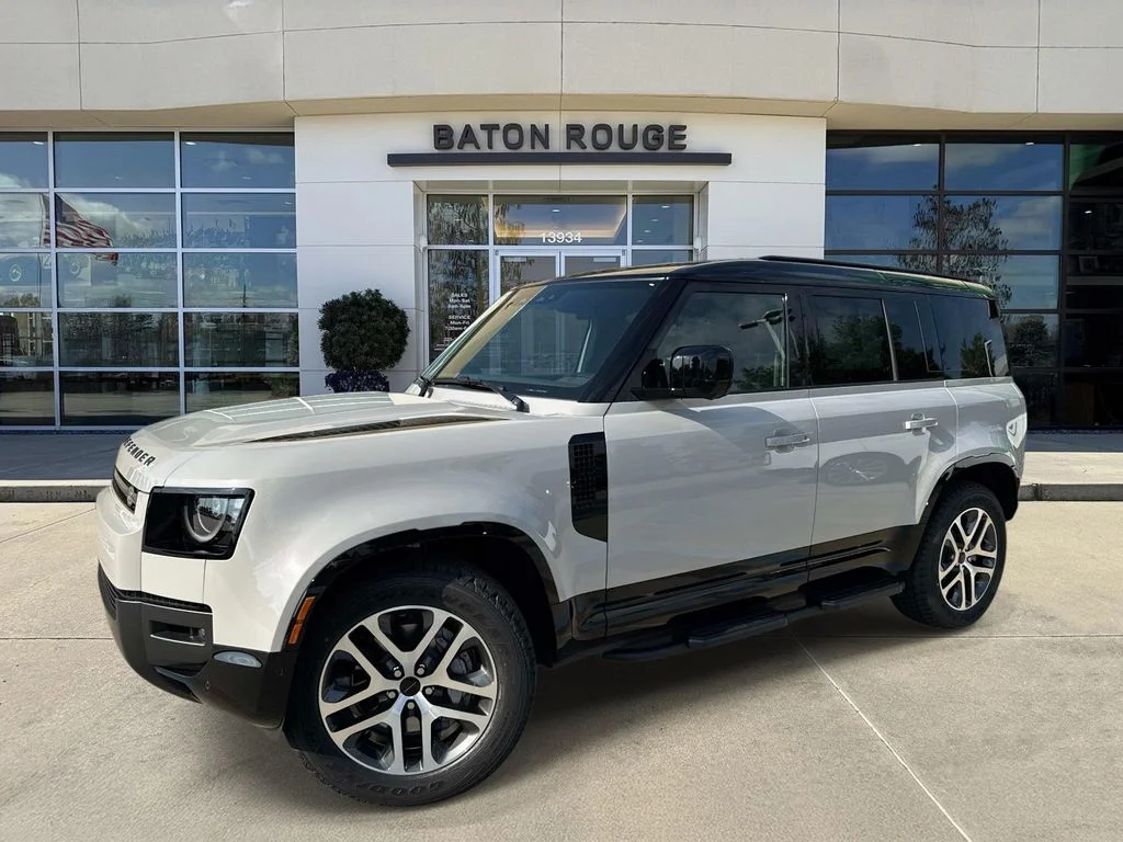 2026 Land Rover Defender 110 X-Dynamic SE
