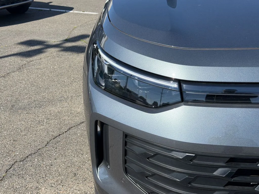 New 2026 Platinum Gray Metallic Volkswagen 2.0T S image 5