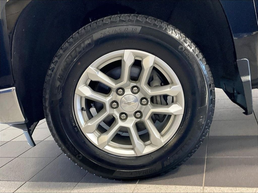 Used 2023 Black Chevrolet LT image 4
