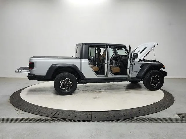 Used 2023 Silver Jeep Rubicon image 16
