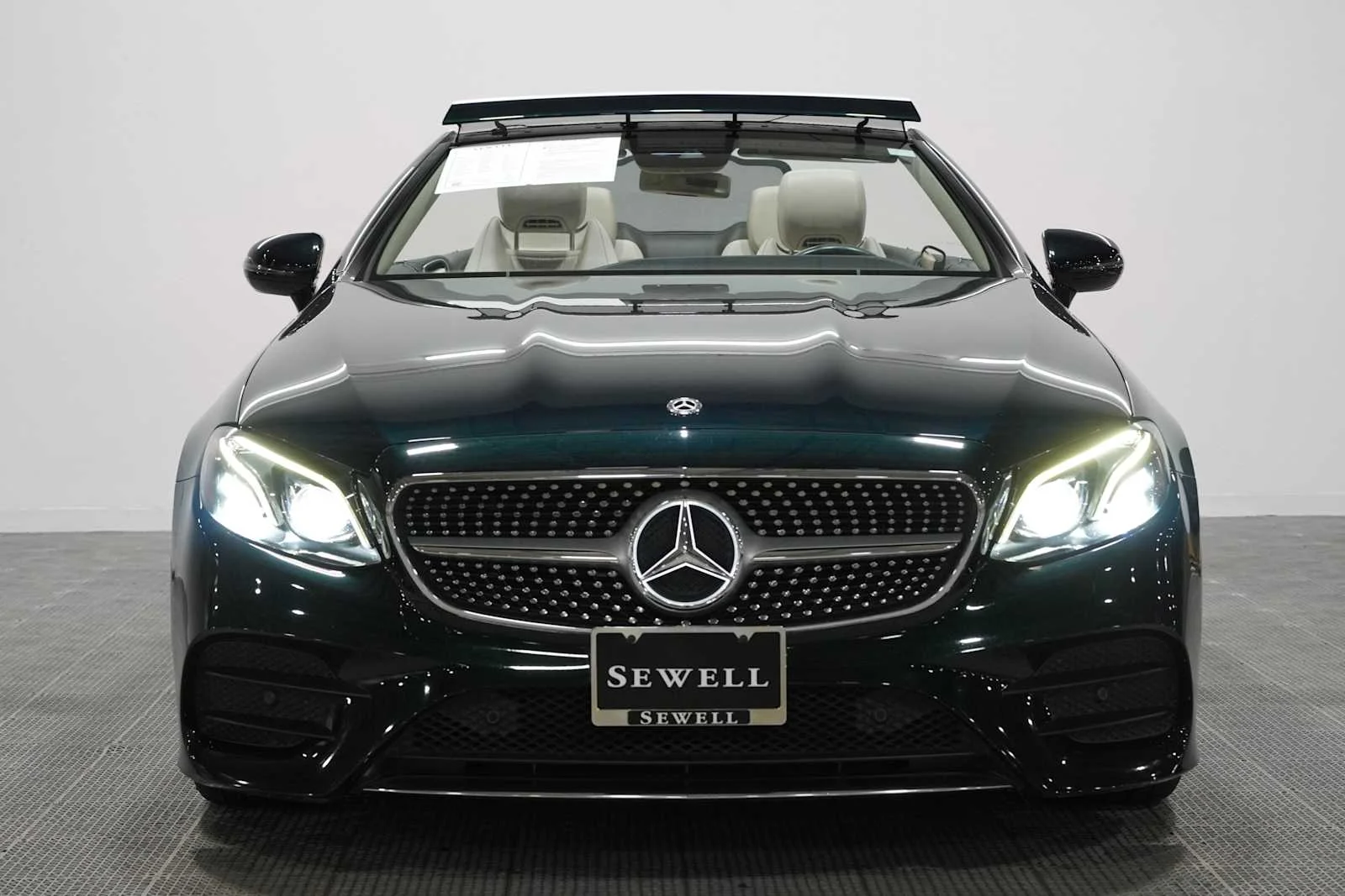 Used 2018 Emerald Green Metallic Mercedes-Benz E 400 image 2