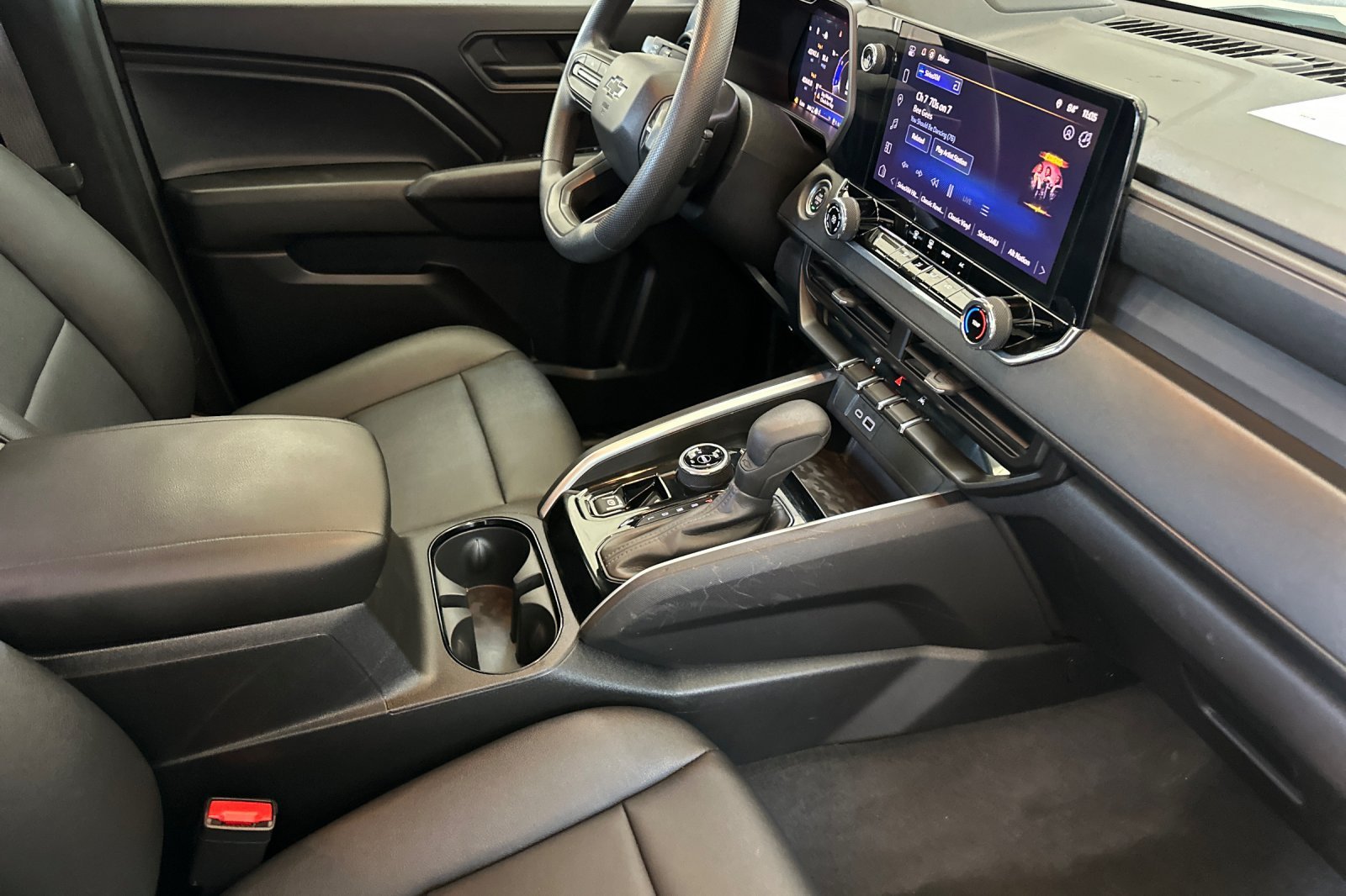 Used 2024 White Chevrolet Trail Boss image 14