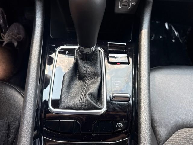 Used 2025 Silver Jeep Latitude image 19