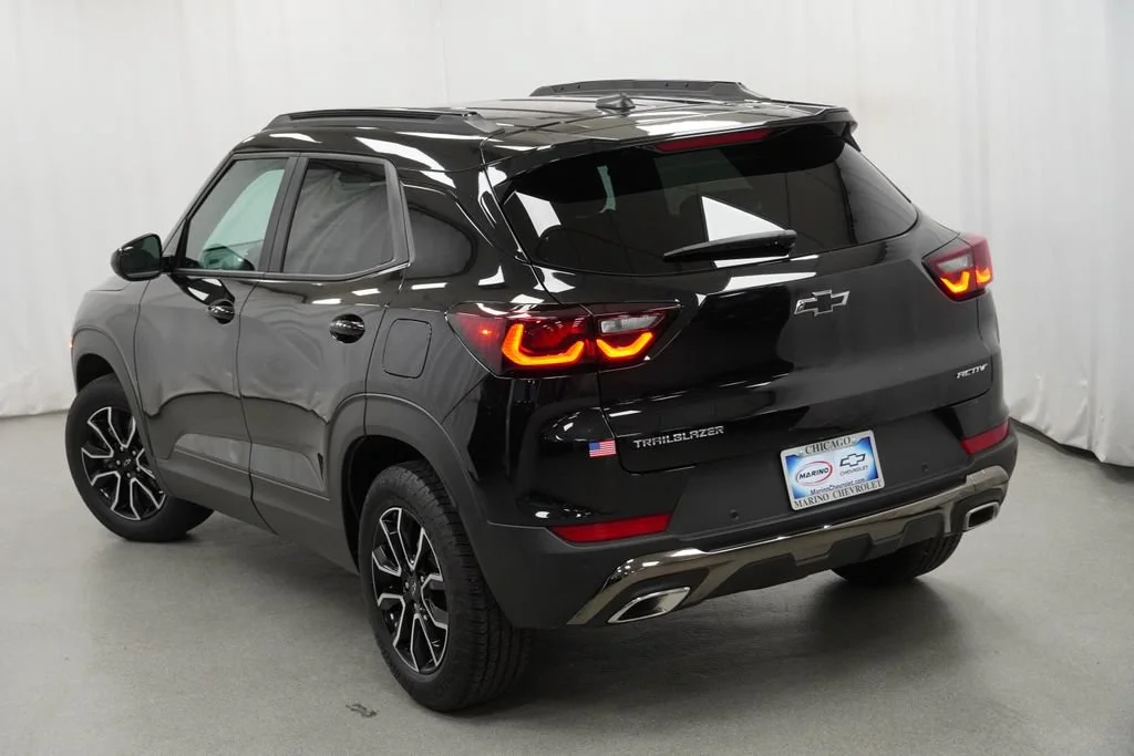 New 2026 Mosaic Black Metallic Chevrolet ACTIV image 37