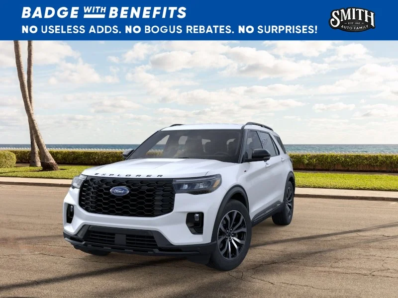 New 2026 Star White Metallic Tri-Coat Ford ST-Line image 3